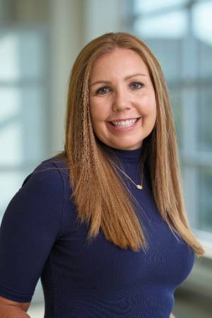 Headshot of Gretchen LaHaie