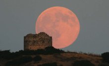Photo by Chris Kotsiopoulos, "Sky trails over ancient Greece"