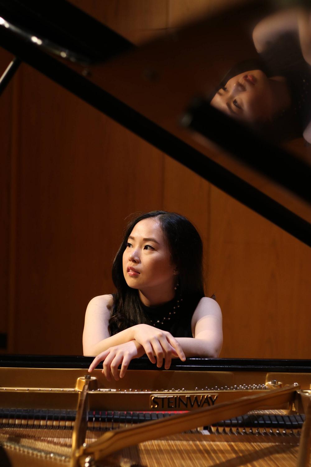 ayunia saputro at piano