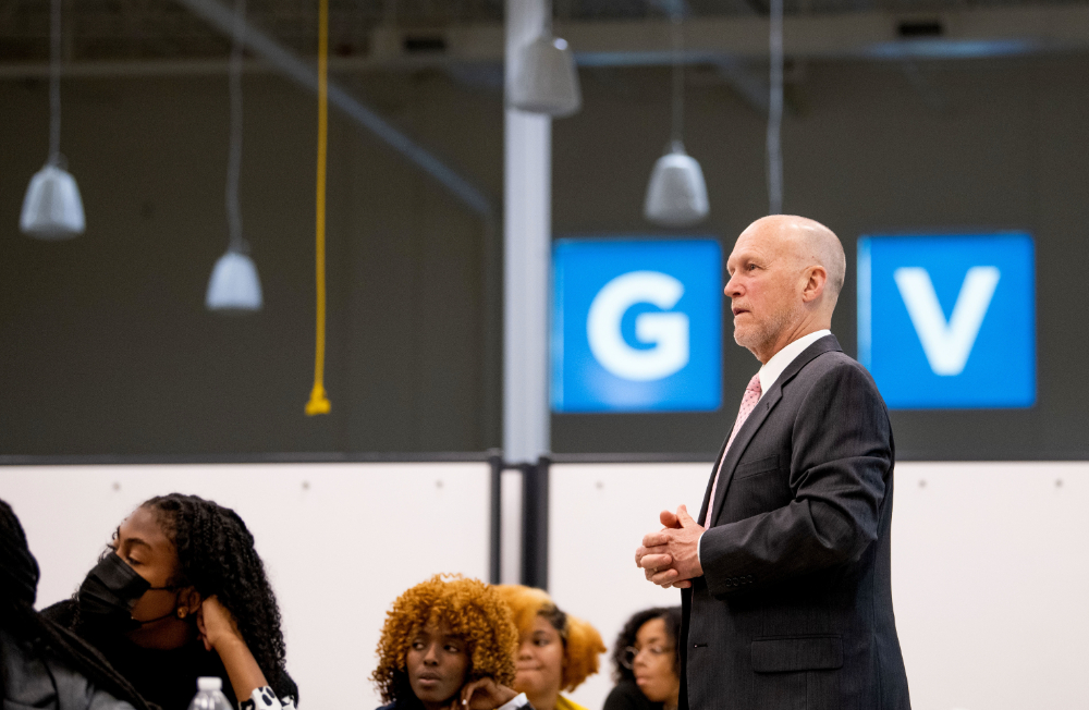 Jeff Potteiger speaks to an audience