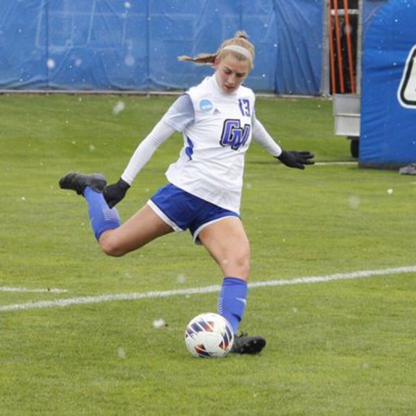Grand Valley women's soccer player attempts free kick