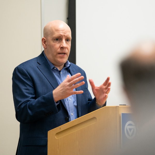 Graduate Rick Rossow discusses the U.S. foreign policy with India.