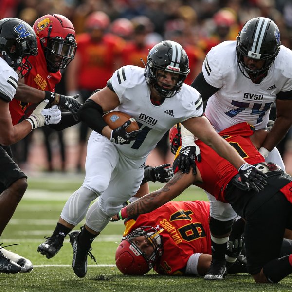 Lakers player runs through Ferris State defense