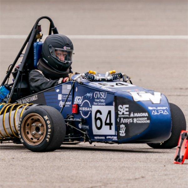The LR 25 drives the endurance course at the Michigan International Speedway