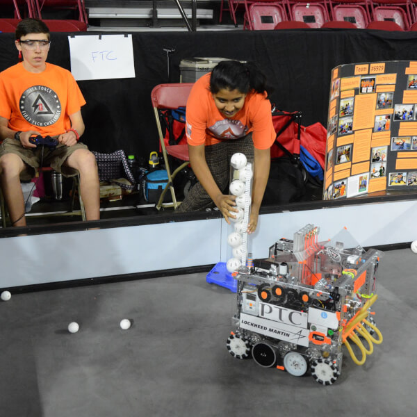 STEMosphere® events involve kid-friendly activities that focus on STEM fields.