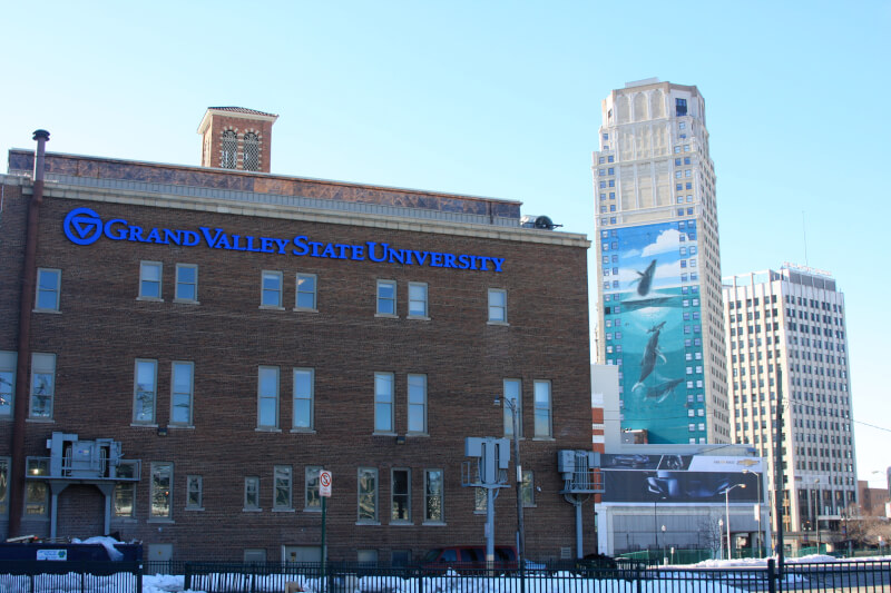 A front view of Grand Valley's Detroit Center.