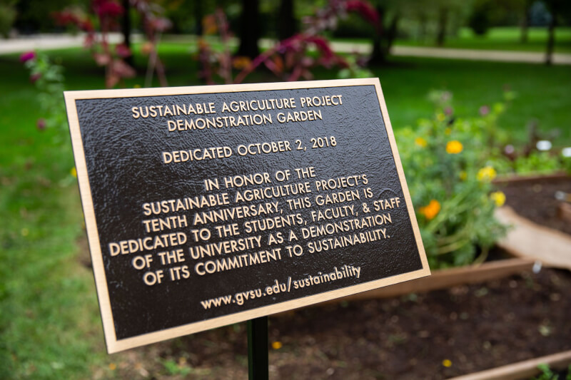 A photo of the placard at the garden.
