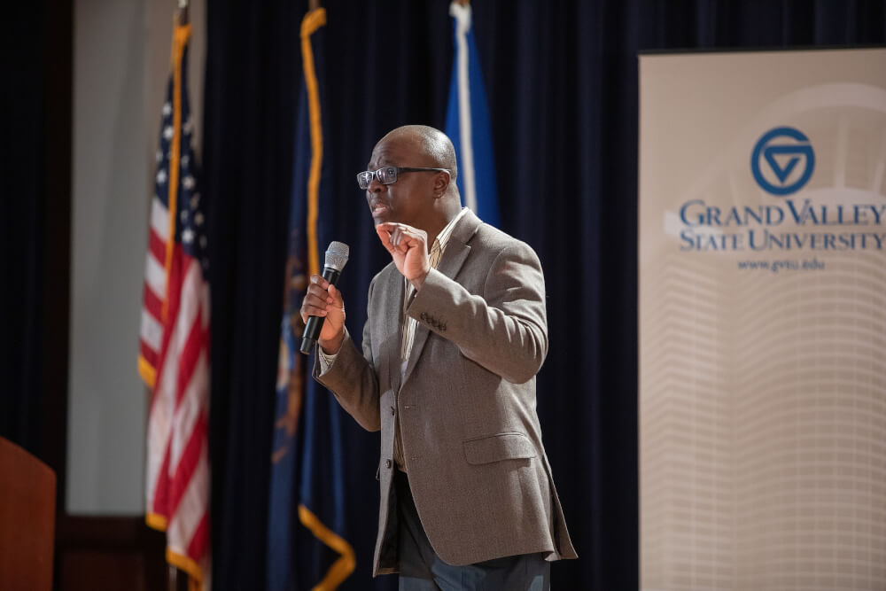 Afo Odhu, a graduate student pursuing a Doctor of Nursing Practice degree, won first place in the 3-Minute Thesis Competition for his research on diabetic retinopathy.