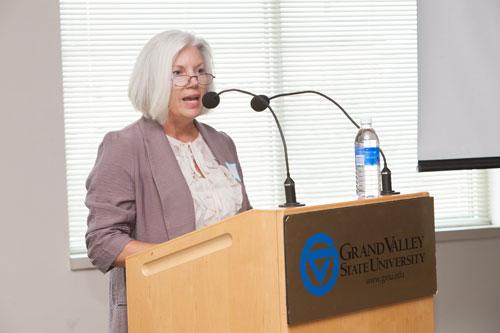 Patricia Smith gives the keynote address at the Women's Commission Fall Welcome.