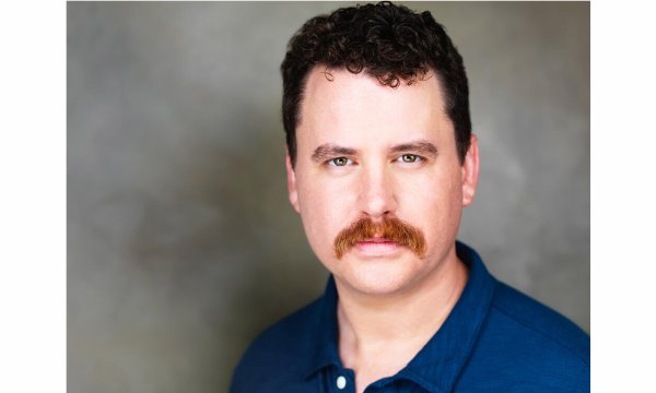 Head shot of Scott Watson