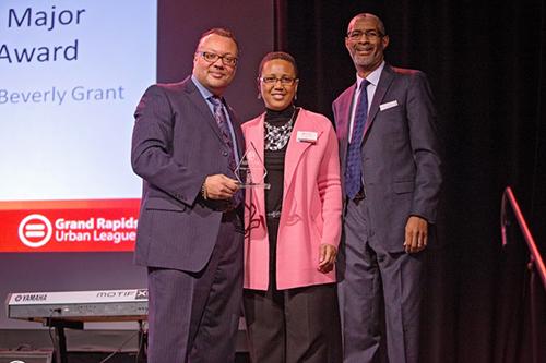 At left, Urban League President/CEO Joseph Jones presents the Drum Major Award to Beverly and George Grant.