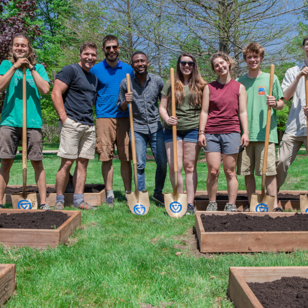 A photo of a group of students at the garden.