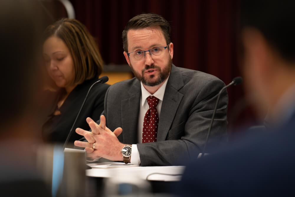 Photo of Aaron Lowen, professor of economics.