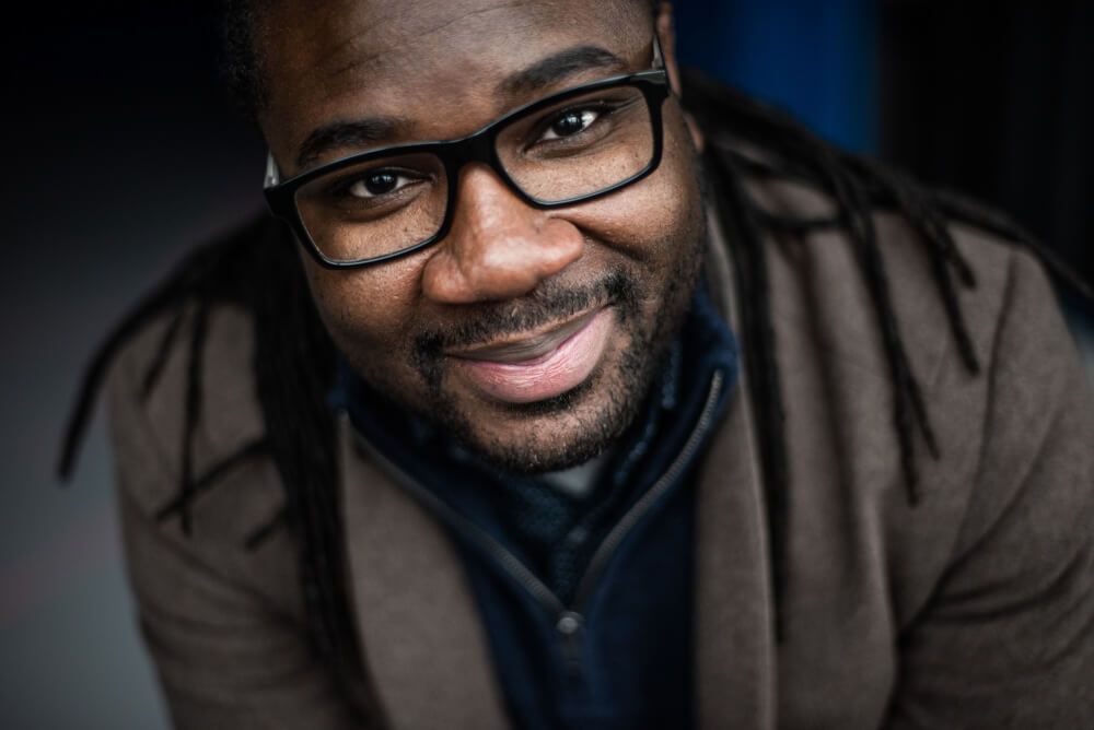 headshot: Relando Thompkins-Jones