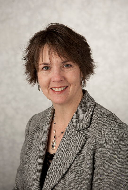 headshot- Rebecca Davis