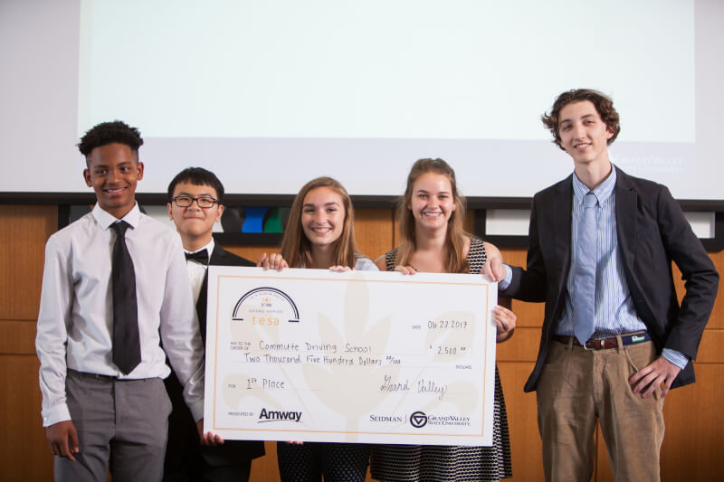 ( L-R) Aaron Ross, Dat Ta, Alayna Vazquez, Izzy Krupp, Paul Gross