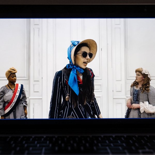 Actors in a virtual performance