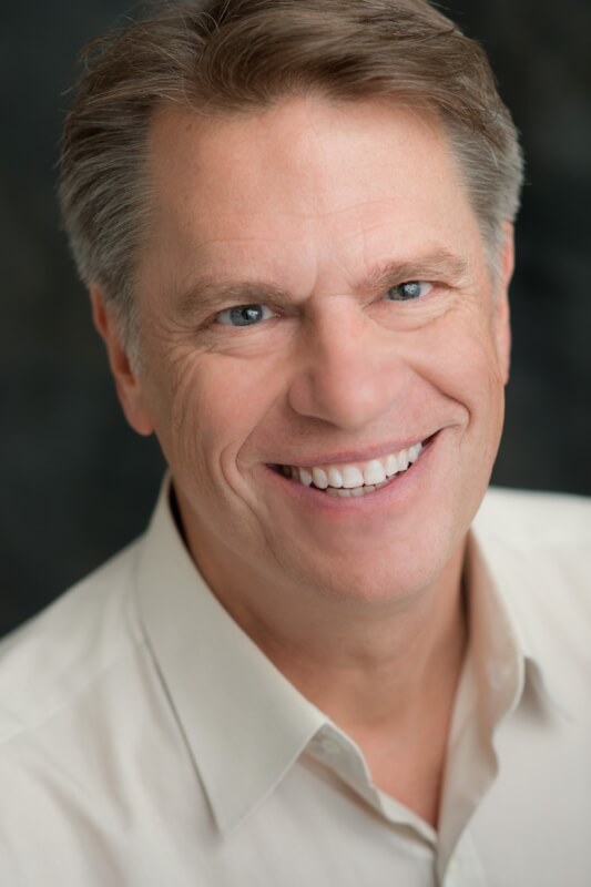 headshot, Victor Strecher