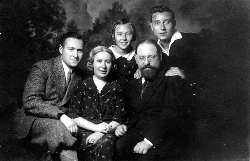 Joseph Stevens pictured with his family in 1936.