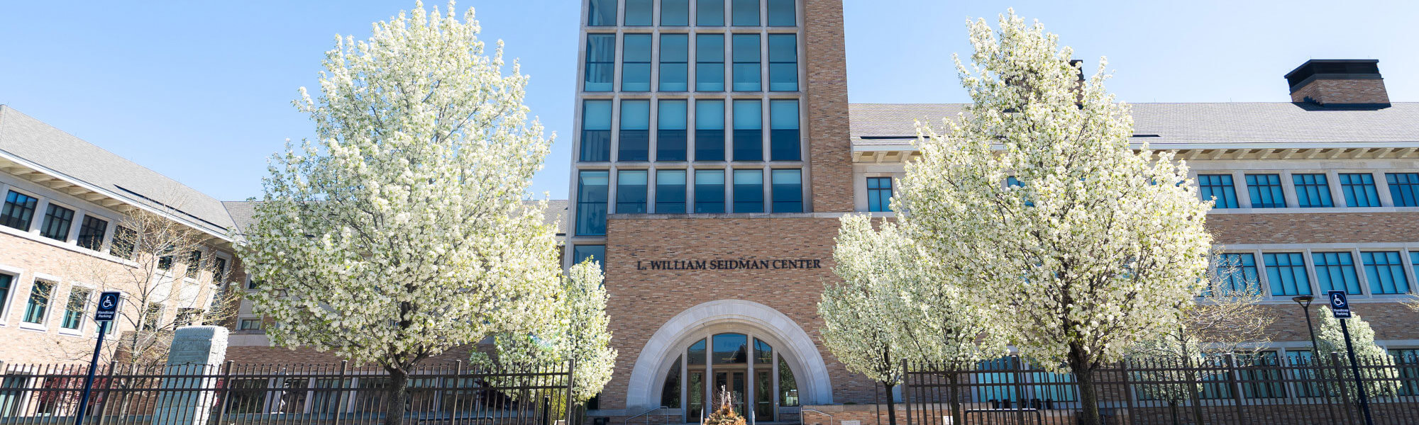 Image of GVSU's L. William Seidman Center on the Pew Grand Rapids Campus.